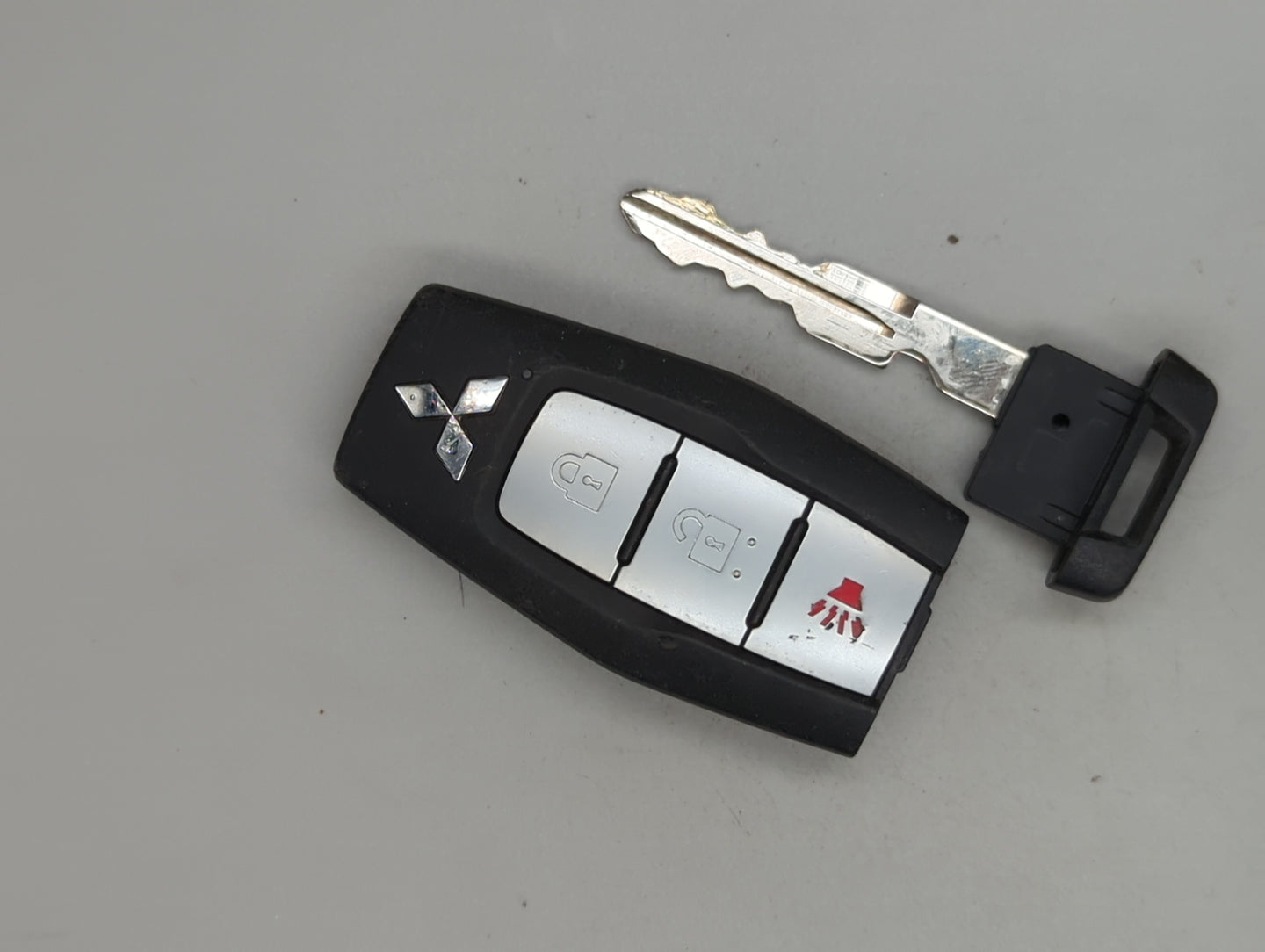 Mitsubishi Outlander Keyless Entry Remote Fob KR5MTXN1 S180145400 3 buttons - Oemusedautoparts1.com