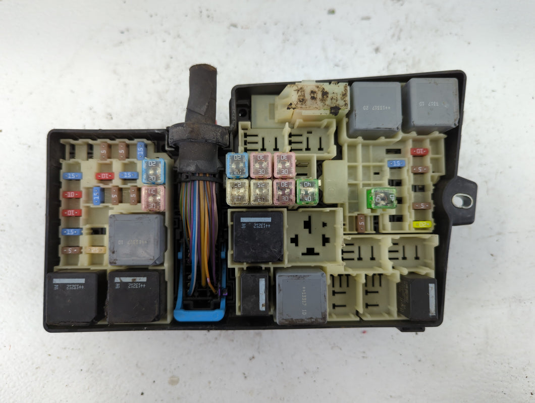 2013-2016 Ford Escape Fusebox Fuse Box Panel Relay Module P/N:5B0Q10107 AV6T-14A067-AC Fits Fits 2013 2014 2015 2016 OEM Used Auto Parts