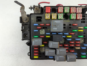 2003-2006 Chevrolet Tahoe Fusebox Fuse Box Panel Relay Module P/N:15115617-02 Fits Fits 2003 2004 2005 2006 OEM Used Auto Parts