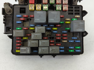 2003-2006 Chevrolet Tahoe Fusebox Fuse Box Panel Relay Module P/N:15201930-02 Fits Fits 2003 2004 2005 2006 OEM Used Auto Parts