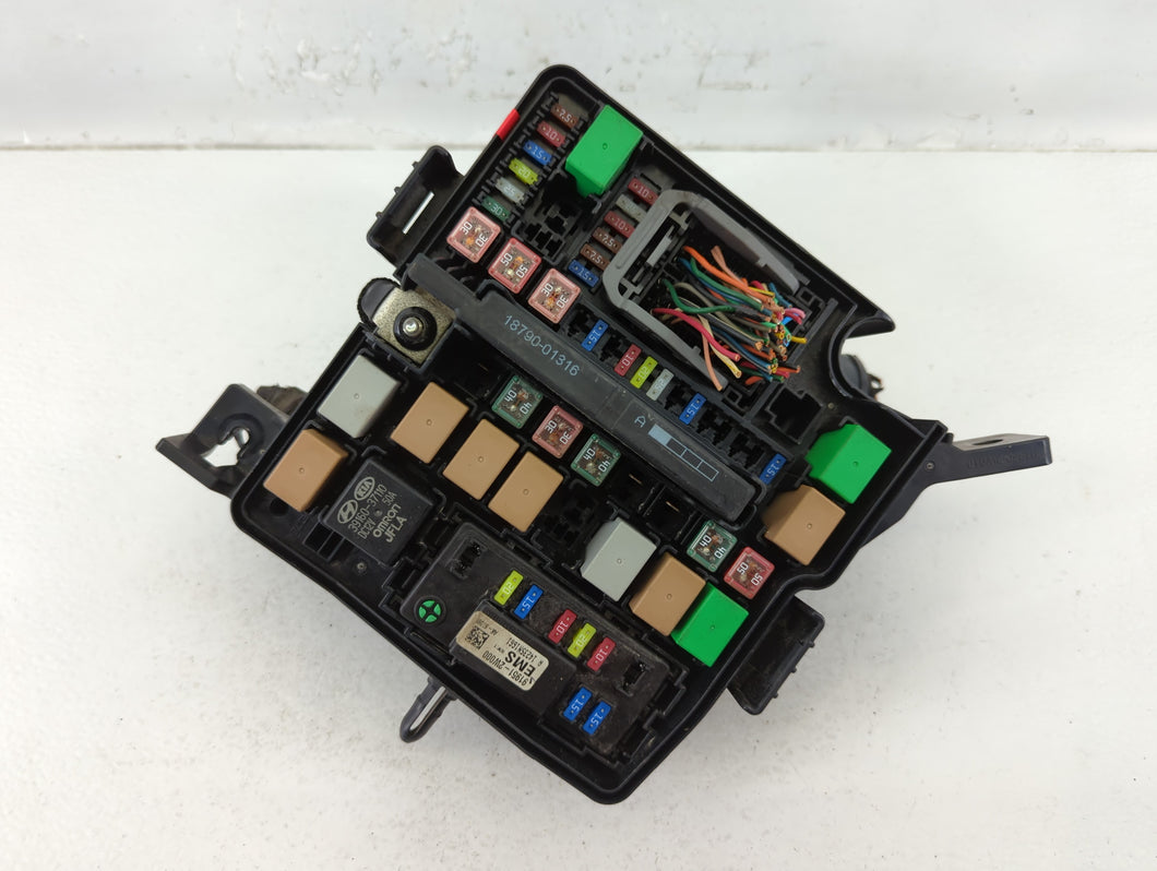 2013-2016 Hyundai Santa Fe Fusebox Fuse Box Panel Relay Module P/N:91210B8501 Fits Fits 2013 2014 2015 2016 OEM Used Auto Parts