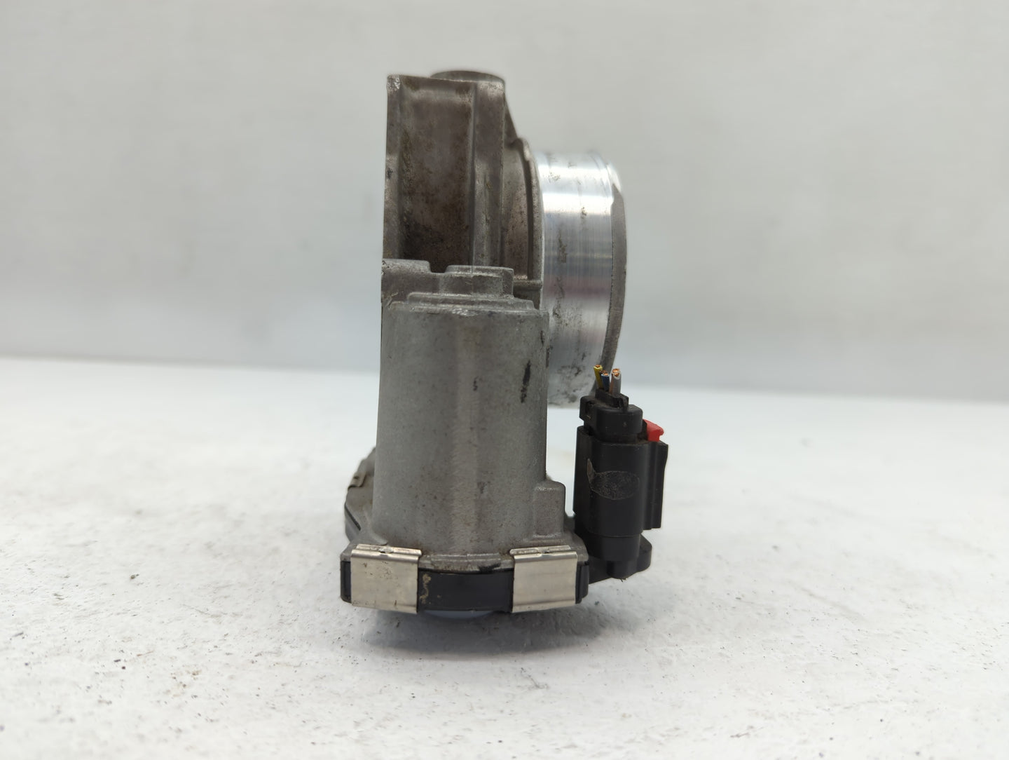 2013-2017 Gmc Terrain Throttle Body P/N:12670981AA Fits Fits 2012 2013 2014 2015 2016 2017 2018 2019 2020 2021 2022 OEM Used Auto Parts - Oemusedautoparts1.com