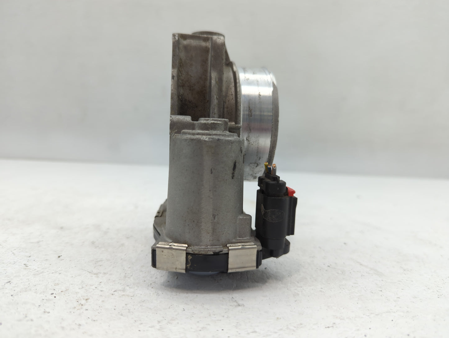 2013-2017 Gmc Terrain Throttle Body P/N:12670981AA Fits Fits 2012 2013 2014 2015 2016 2017 2018 2019 2020 2021 2022 OEM Used Auto Parts - Oemusedautoparts1.com