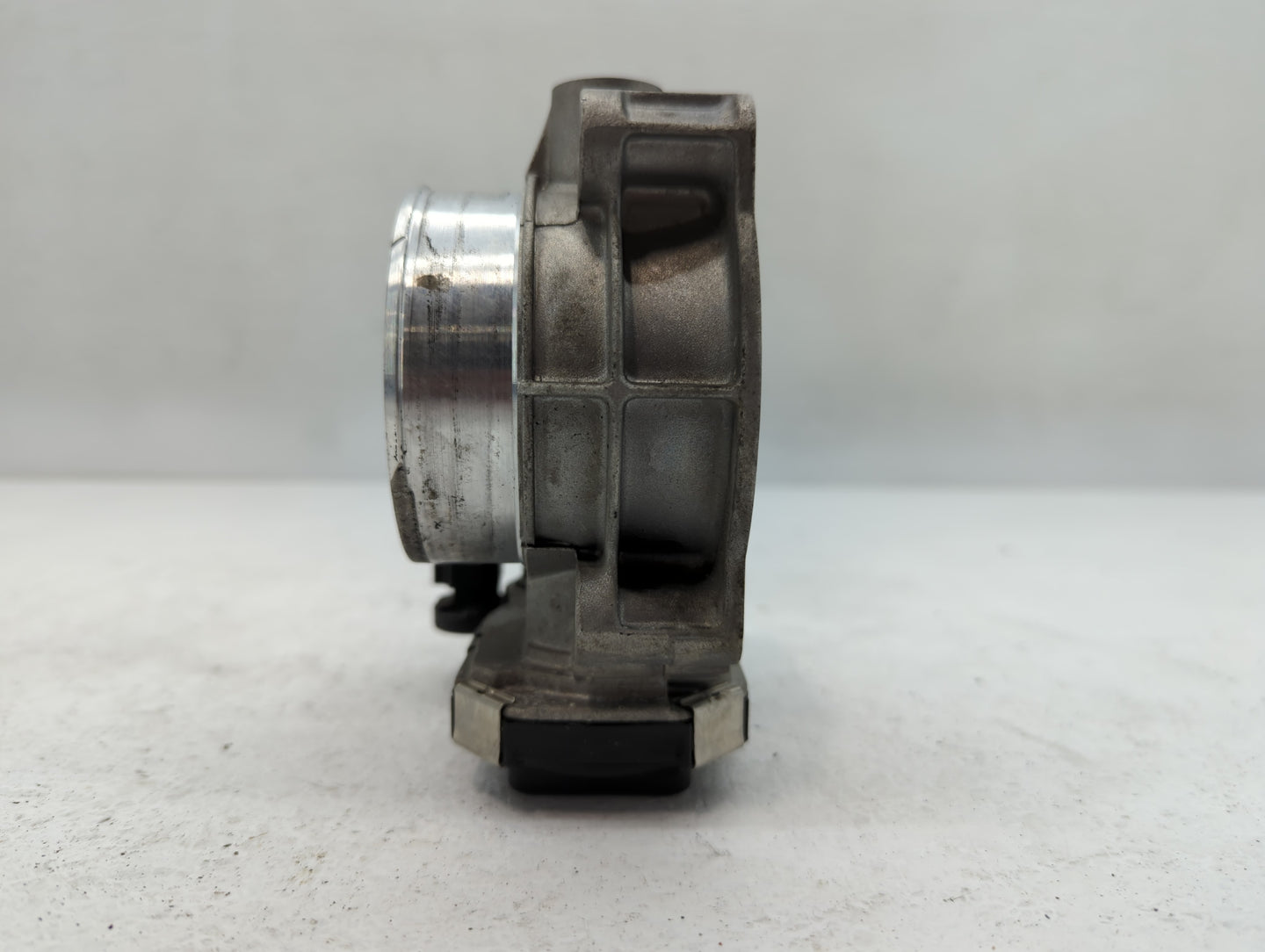 2013-2017 Gmc Terrain Throttle Body P/N:12670981AA Fits Fits 2012 2013 2014 2015 2016 2017 2018 2019 2020 2021 2022 OEM Used Auto Parts - Oemusedautoparts1.com