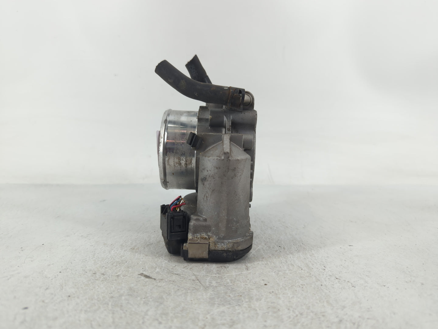 2013 Buick Verano Throttle Body P/N:35100-2G700 Fits OEM Used Auto Parts - Oemusedautoparts1.com