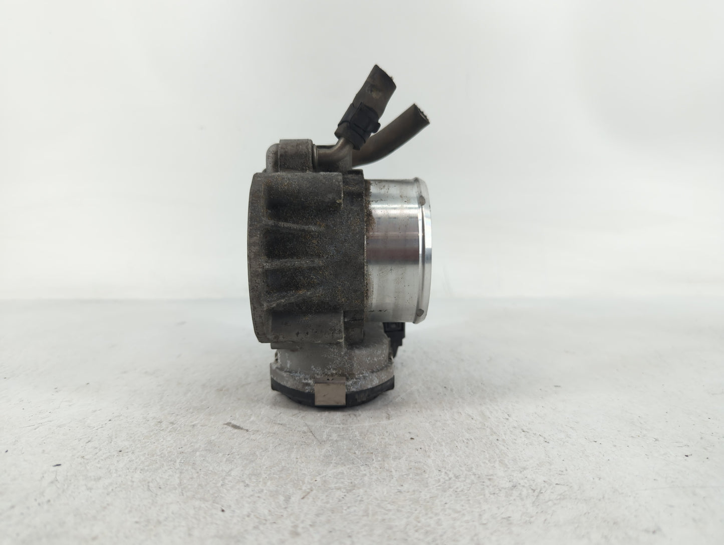 2013 Buick Verano Throttle Body P/N:35100-2G700 Fits OEM Used Auto Parts - Oemusedautoparts1.com