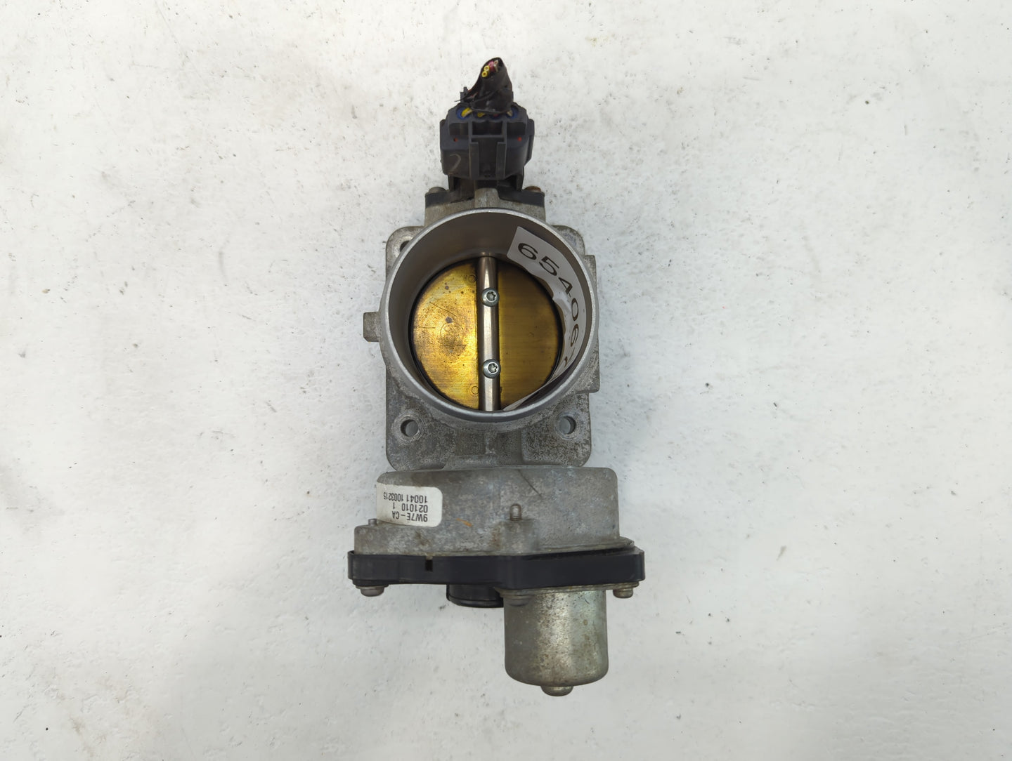 2010 Chrysler Town & Country Throttle Body P/N:021010 1 9W7E-CA Fits OEM Used Auto Parts - Oemusedautoparts1.com