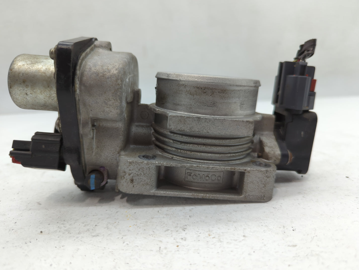 2010 Chrysler Town & Country Throttle Body P/N:021010 1 9W7E-CA Fits OEM Used Auto Parts - Oemusedautoparts1.com