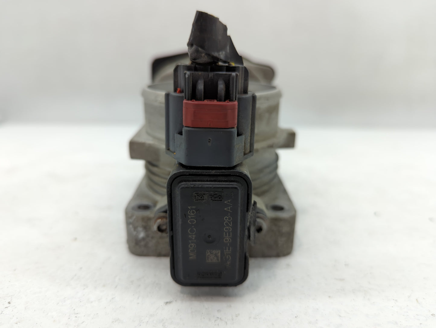 2010 Chrysler Town & Country Throttle Body P/N:021010 1 9W7E-CA Fits OEM Used Auto Parts - Oemusedautoparts1.com