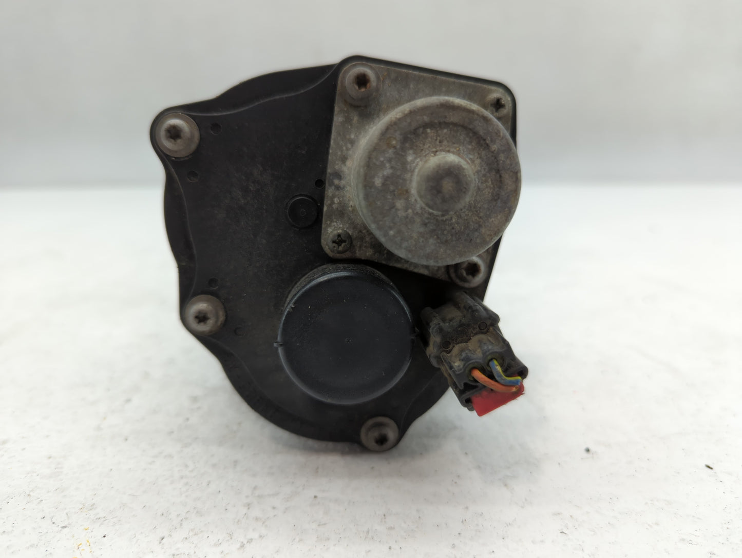2010 Chrysler Town & Country Throttle Body P/N:021010 1 9W7E-CA Fits OEM Used Auto Parts - Oemusedautoparts1.com