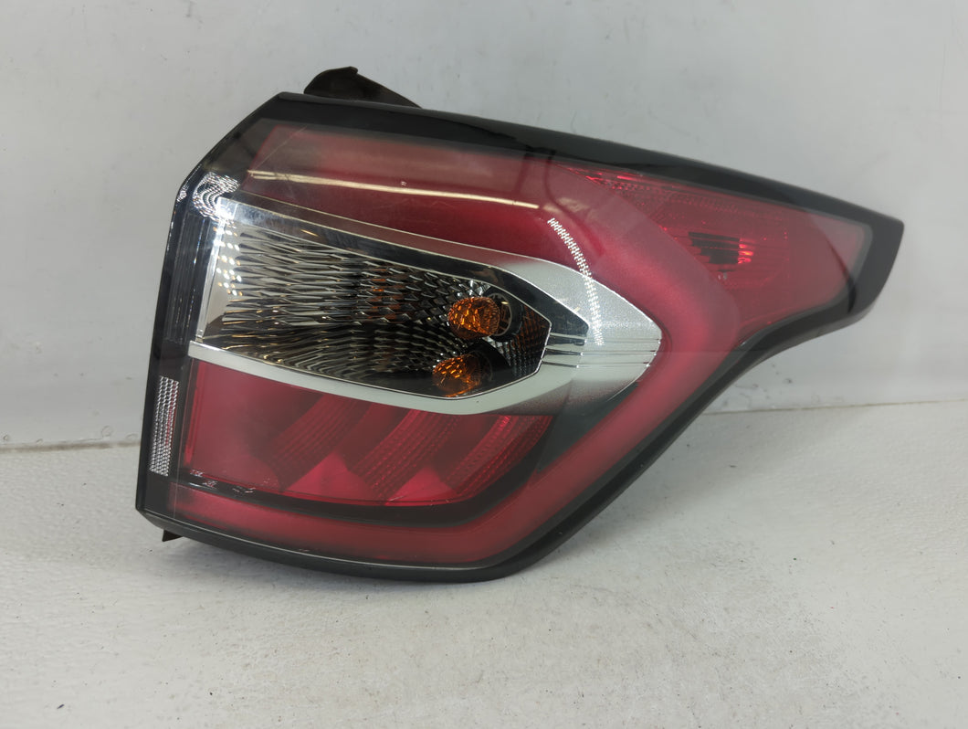 2017-2018 Ford Escape Tail Light Assembly Passenger Right OEM P/N:C520 RL GJ54-13404-AG Fits Fits 2017 2018 OEM Used Auto Parts