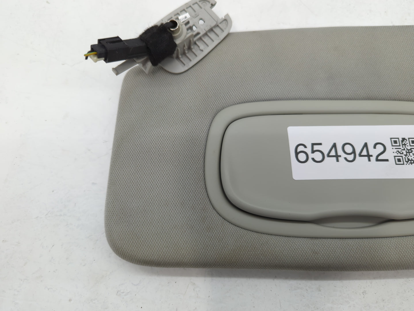 2018 Jeep Compass Sun Visor Shade Replacement Driver Left Mirror Fits OEM Used Auto Parts - Oemusedautoparts1.com