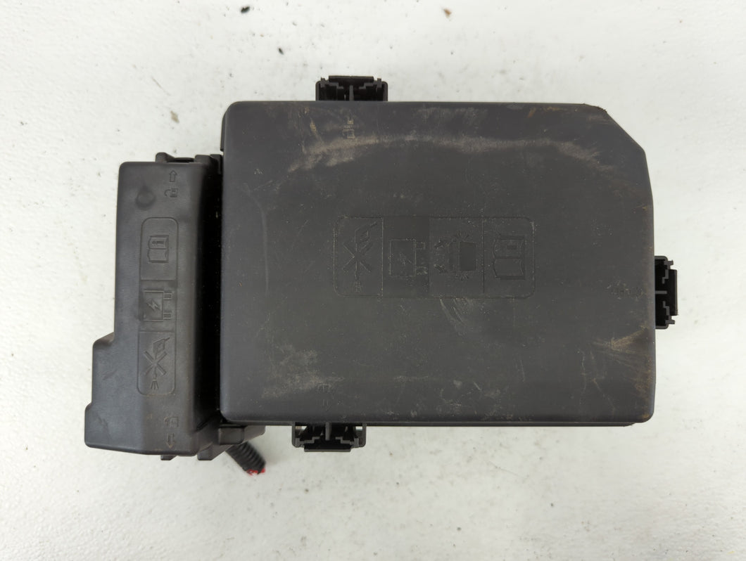 2016-2020 Buick Envision Fusebox Fuse Box Panel Relay Module P/N:84423753 Fits Fits 2016 2017 2018 2019 2020 OEM Used Auto Parts