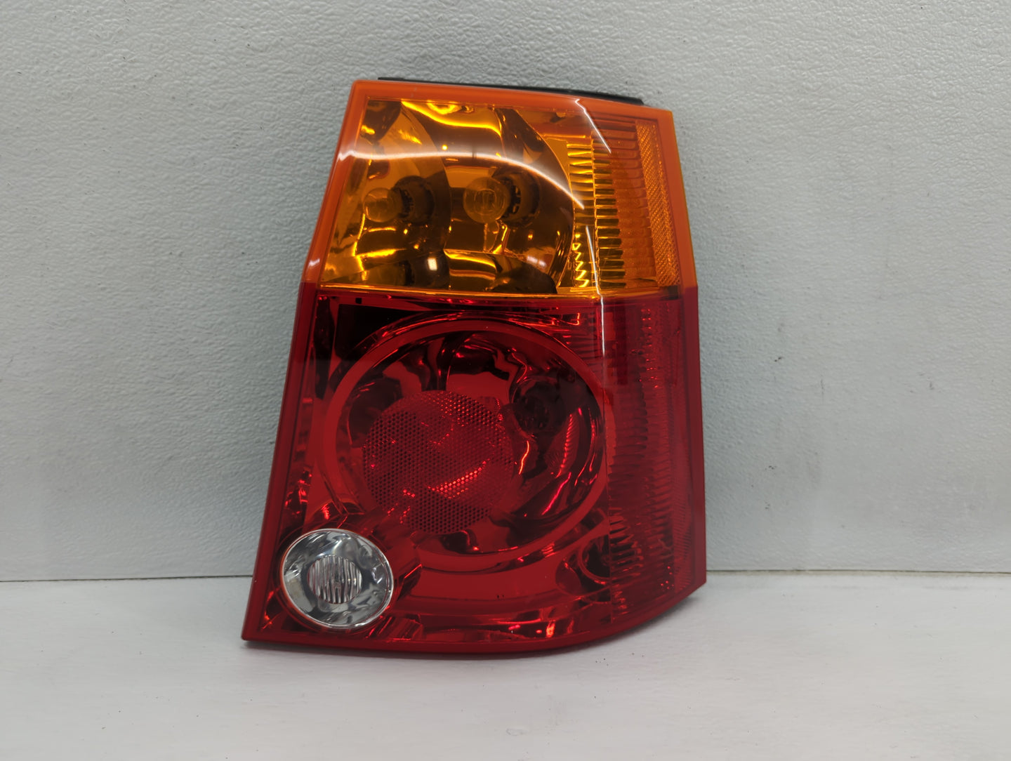 2004 Chrysler Pacifica Tail Light Assembly Driver Left OEM P/N:01510105 Fits OEM Used Auto Parts - Oemusedautoparts1.com