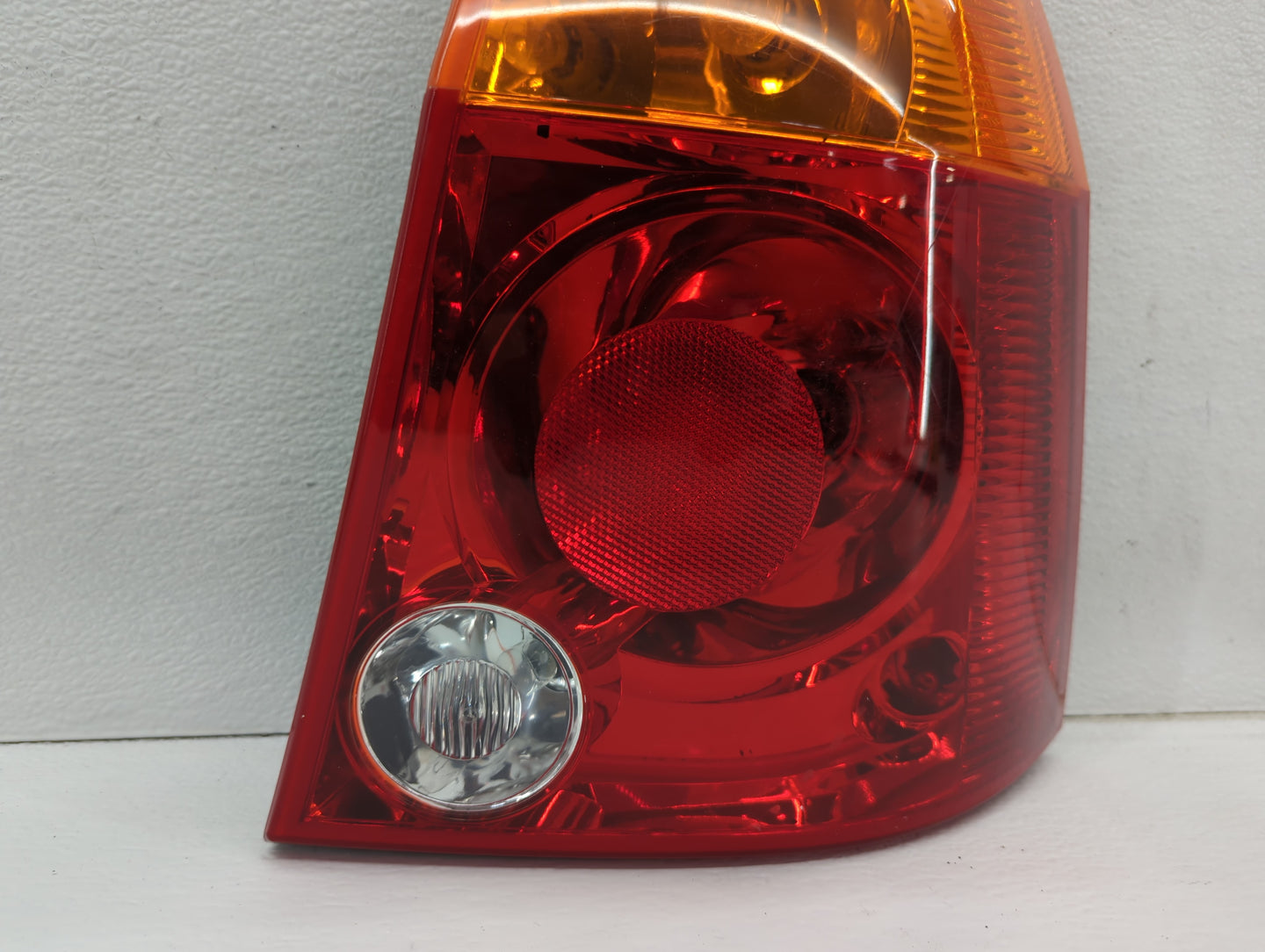 2004 Chrysler Pacifica Tail Light Assembly Driver Left OEM P/N:01510105 Fits OEM Used Auto Parts - Oemusedautoparts1.com