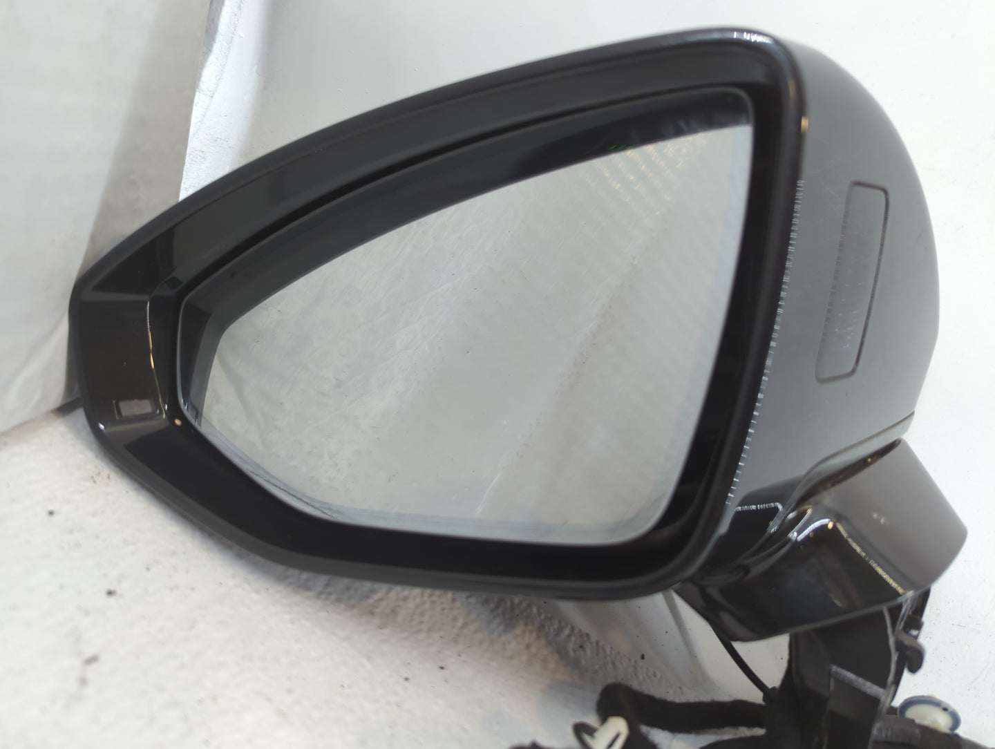 2011-2018 Audi A8 Side Mirror Replacement Driver Left View Door Mirror P/N:2833542 Fits OEM Used Auto Parts - Oemusedautoparts1.com