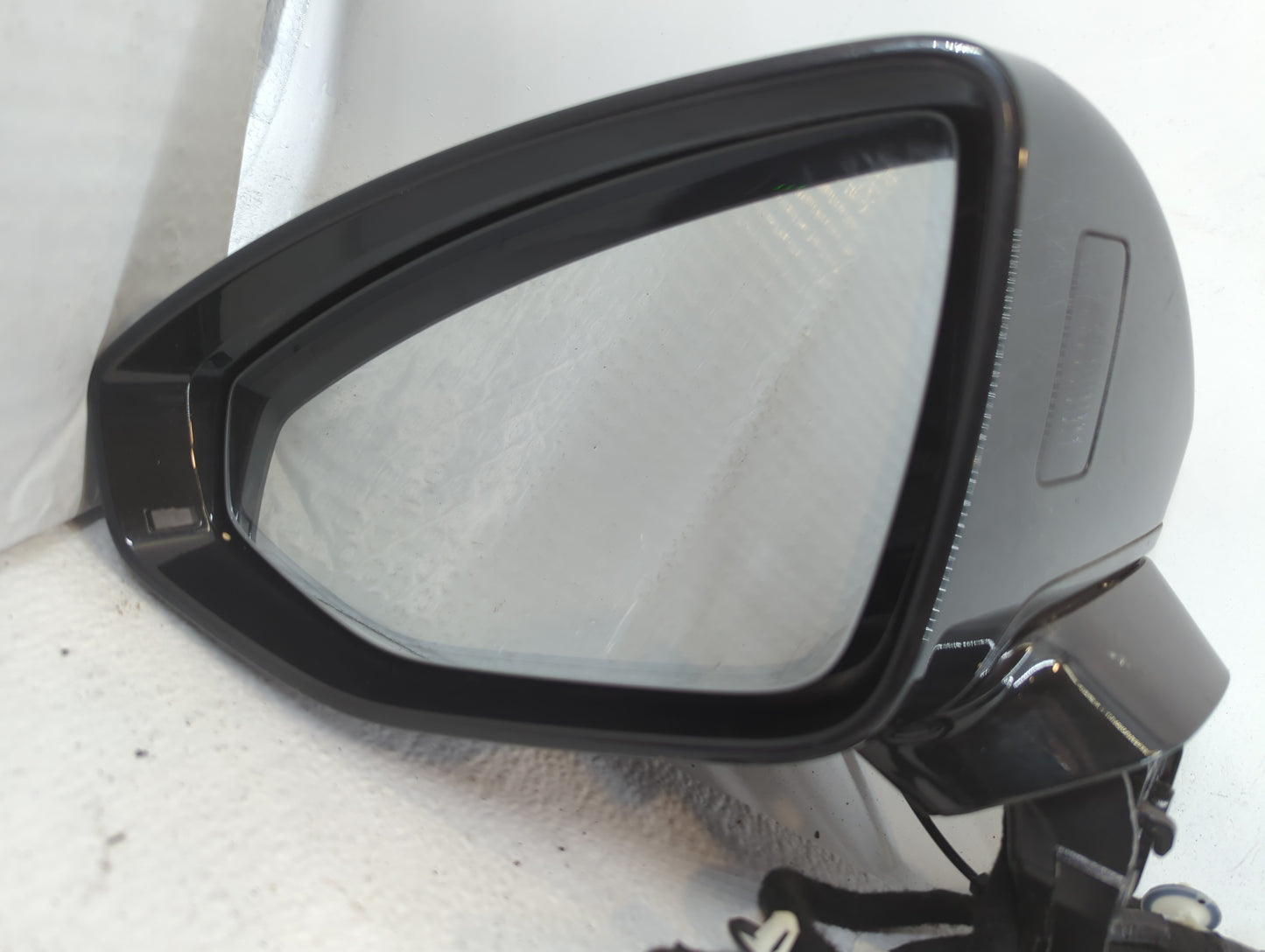 2011-2018 Audi A8 Side Mirror Replacement Driver Left View Door Mirror P/N:2833542 Fits OEM Used Auto Parts - Oemusedautoparts1.com