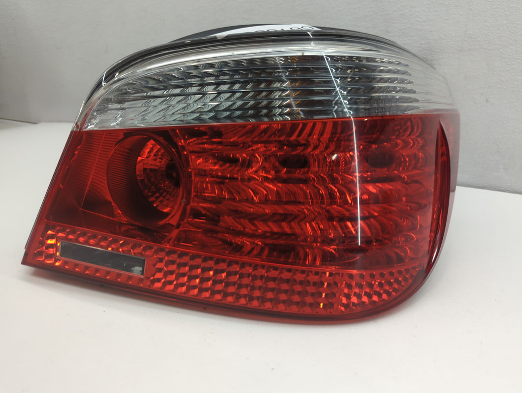 2004-2007 Bmw 525i Tail Light Assembly Passenger Right OEM P/N:158 238-03 6 923 306 Fits Fits 2004 2005 2006 2007 OEM Used Auto Parts