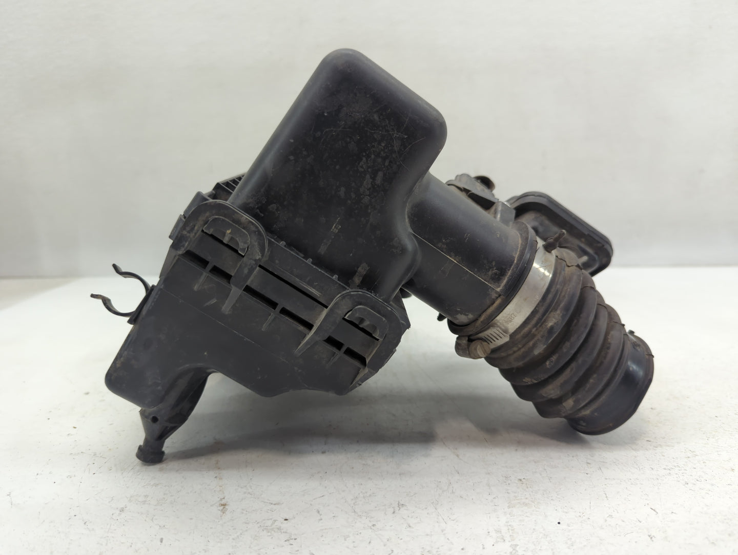 2015 Nissan Rogue Air Cleaner Intake-duct Hose Tube - Oemusedautoparts1.com