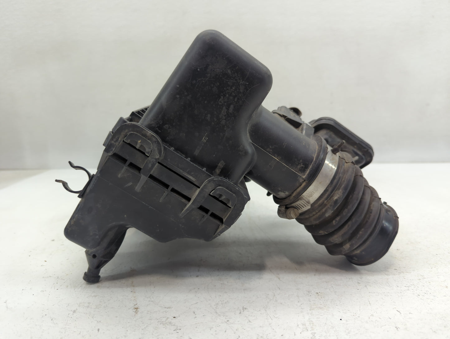 2015 Nissan Rogue Air Cleaner Intake-duct Hose Tube - Oemusedautoparts1.com