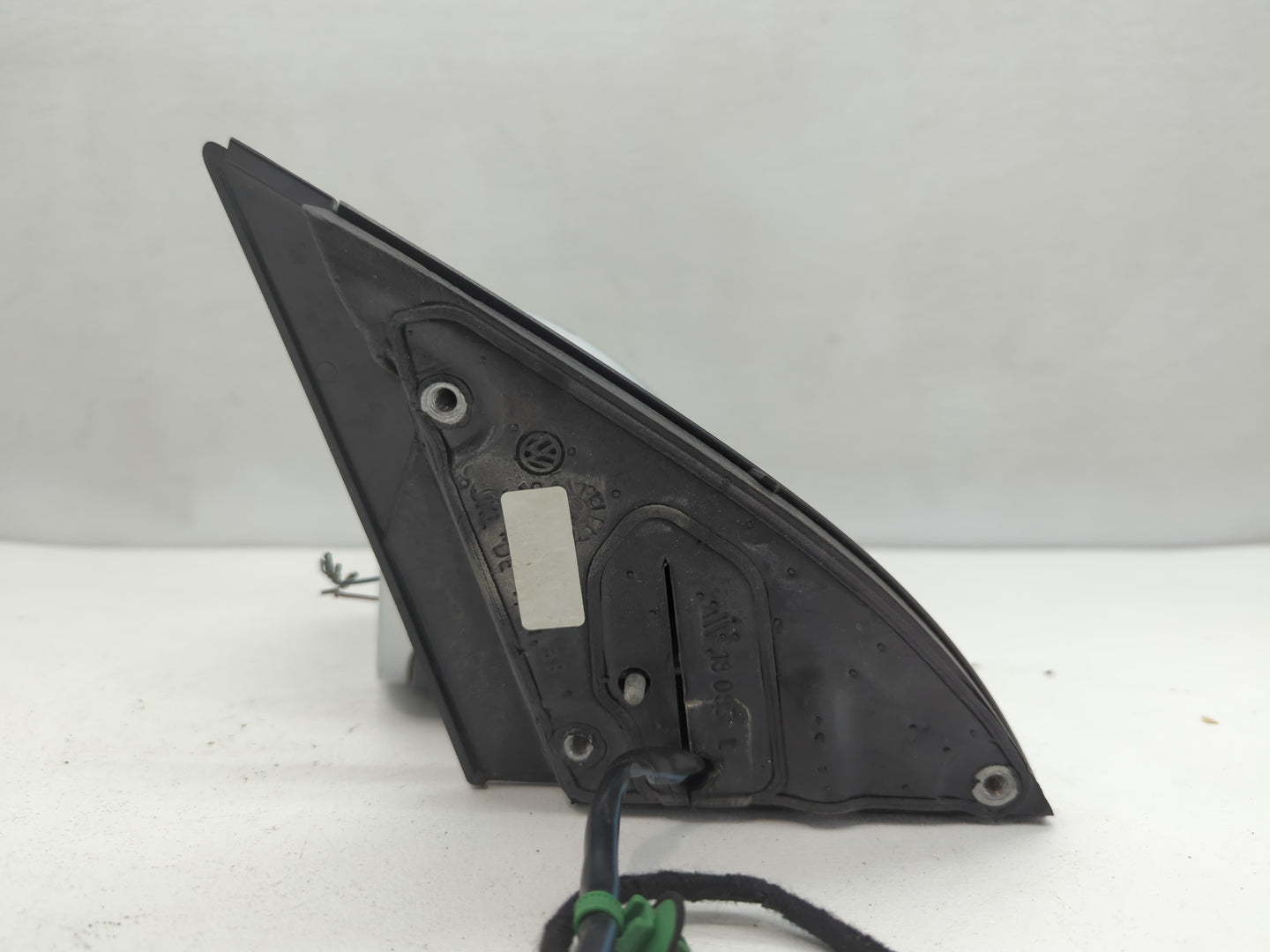 2006-2010 Volkswagen Passat Driver Left Side View Manual Door Mirror - Oemusedautoparts1.com