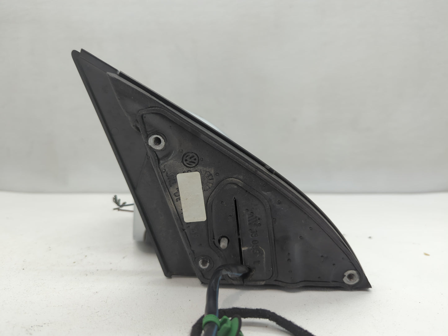 2006-2010 Volkswagen Passat Driver Left Side View Manual Door Mirror - Oemusedautoparts1.com
