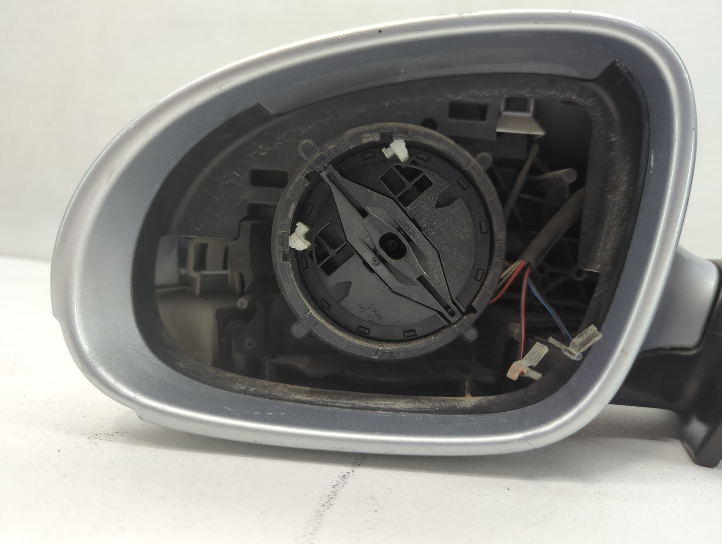 2006-2010 Volkswagen Passat Driver Left Side View Manual Door Mirror - Oemusedautoparts1.com