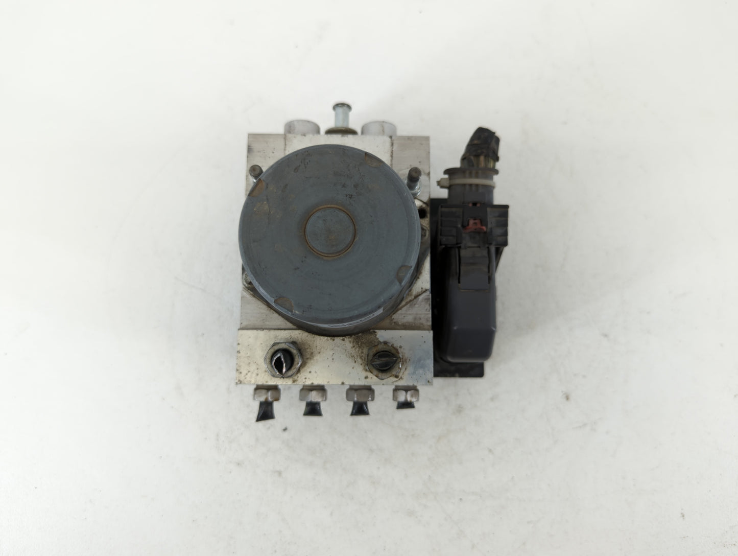 2009-2014 Gmc Yukon Xl 1500 ABS Pump Control Module Replacement P/N:20896306 0 265 230 107 AA Fits OEM Used Auto Parts - Oemusedautoparts1.com