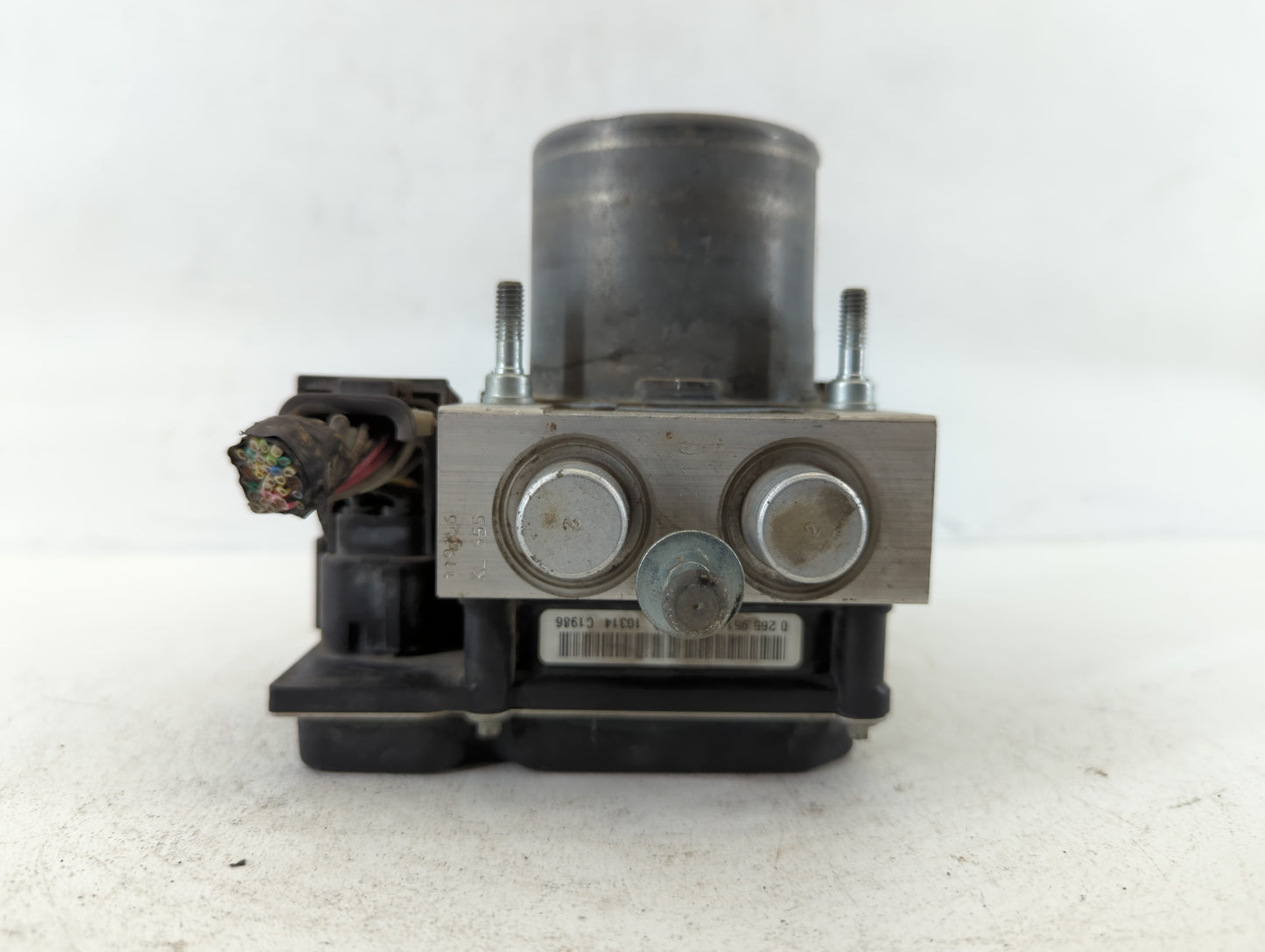 2009-2014 Gmc Yukon Xl 1500 ABS Pump Control Module Replacement P/N:20896306 0 265 230 107 AA Fits OEM Used Auto Parts - Oemusedautoparts1.com