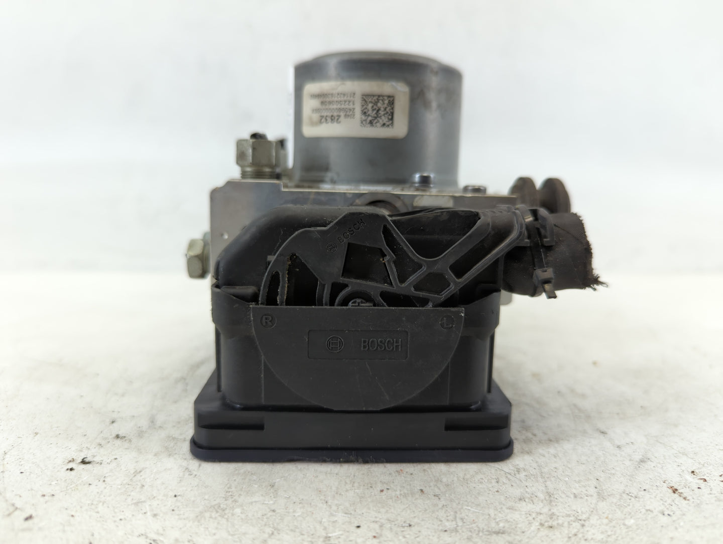2014-2016 Chevrolet Impala ABS Pump Control Module Replacement P/N:23492832 Fits Fits 2014 2015 2016 OEM Used Auto Parts - Oemusedautoparts1.com