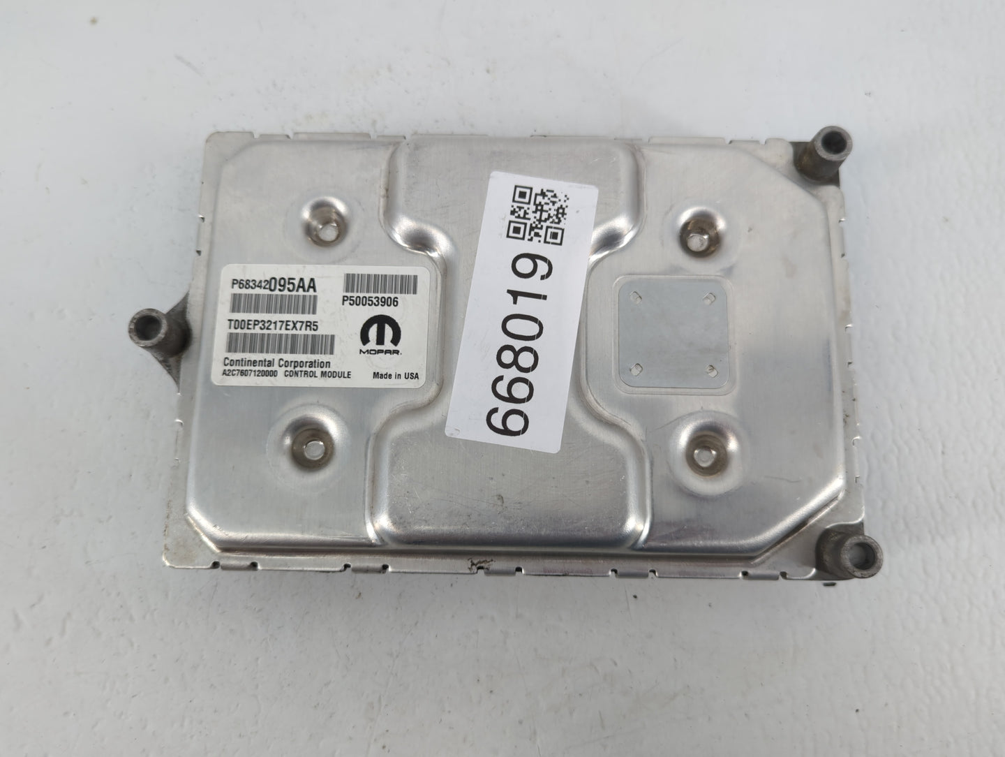 2018 Jeep Compass PCM Engine Control Computer ECU ECM PCU OEM P/N:P68342095AA 1946910, P68377455AB Fits OEM Used Auto Parts - Oemusedautoparts1.com