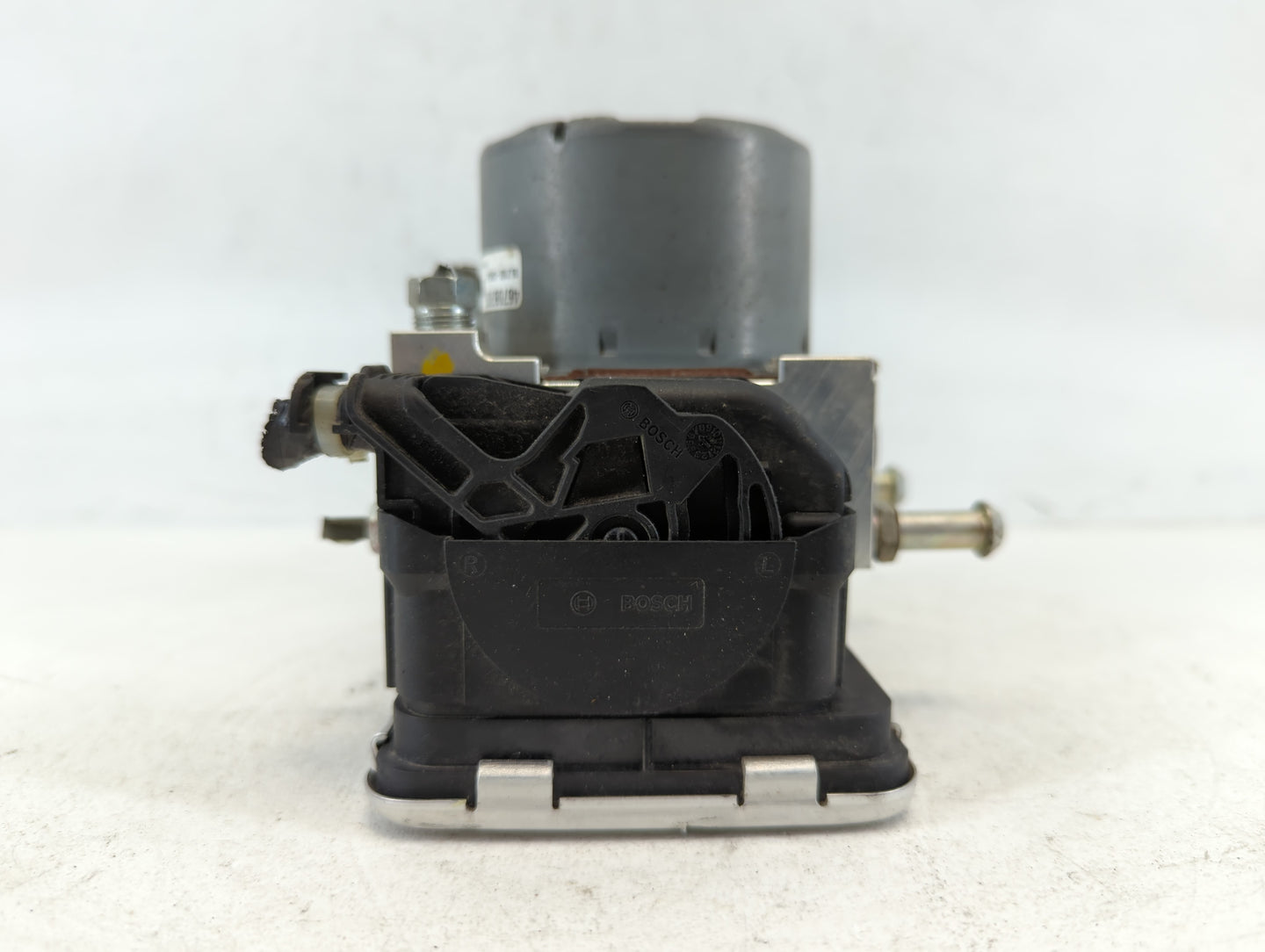 2018 Mitsubishi Outlander Sport ABS Pump Control Module Replacement P/N:4670B707 Fits OEM Used Auto Parts - Oemusedautoparts1.com