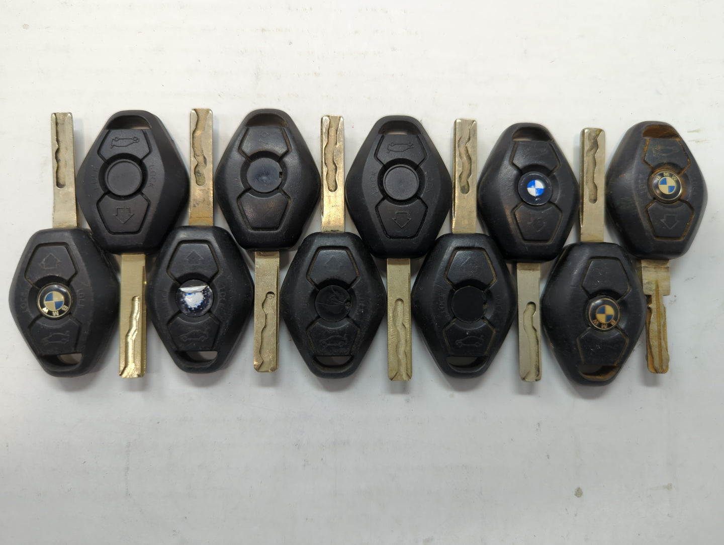 Lot of 10 Bmw Keyless Entry Remote Fob LX8FZV MIXED PART NUMBERS - Oemusedautoparts1.com