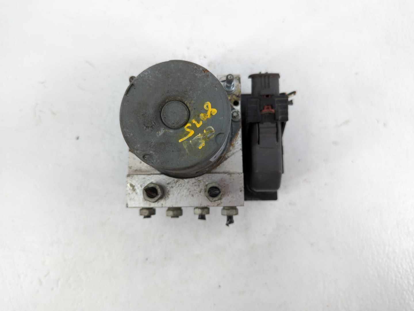 2008 Mitsubishi Outlander ABS Pump Control Module Replacement P/N:25821455 0 265 235 063 08 Fits OEM Used Auto Parts - Oemusedautoparts1.com