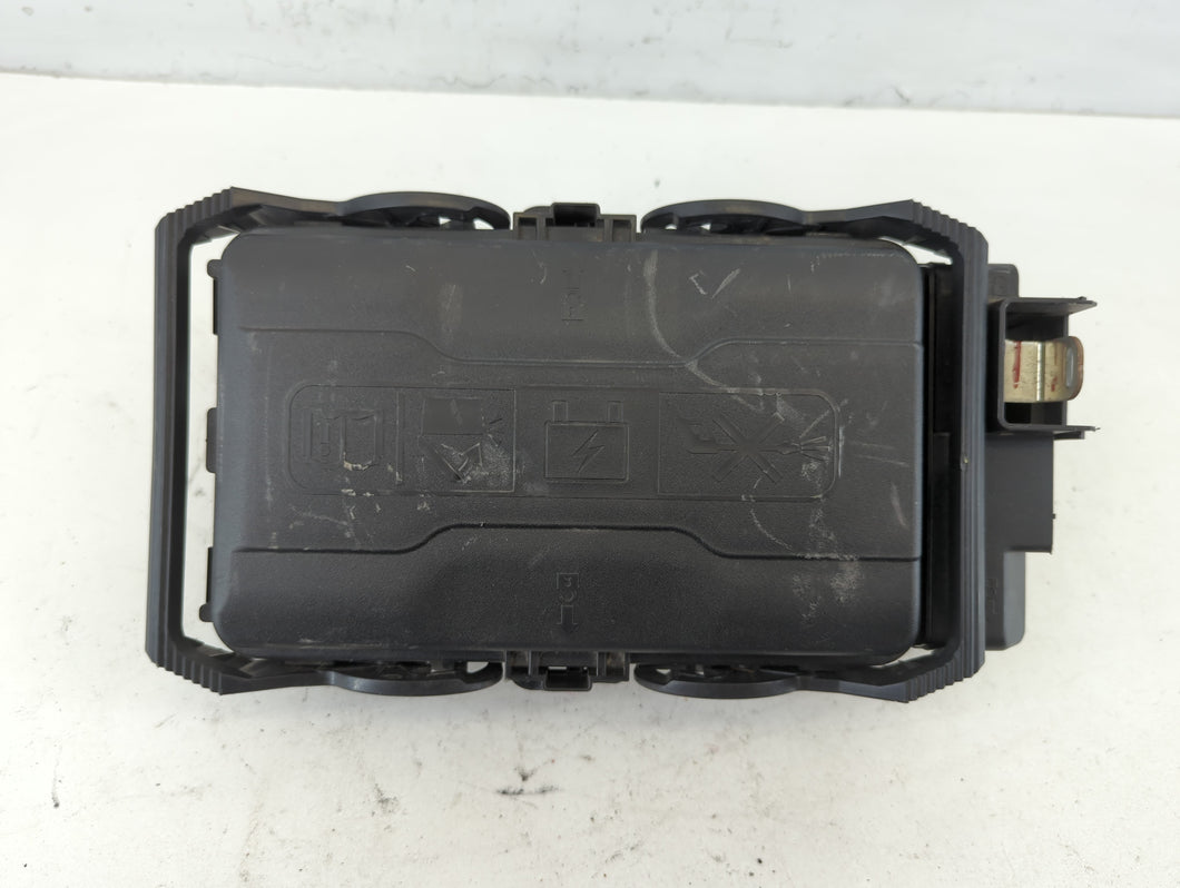 2016-2017 Chevrolet Malibu Fusebox Fuse Box Panel Relay Module P/N:234475_01 Fits Fits 2016 2017 OEM Used Auto Parts