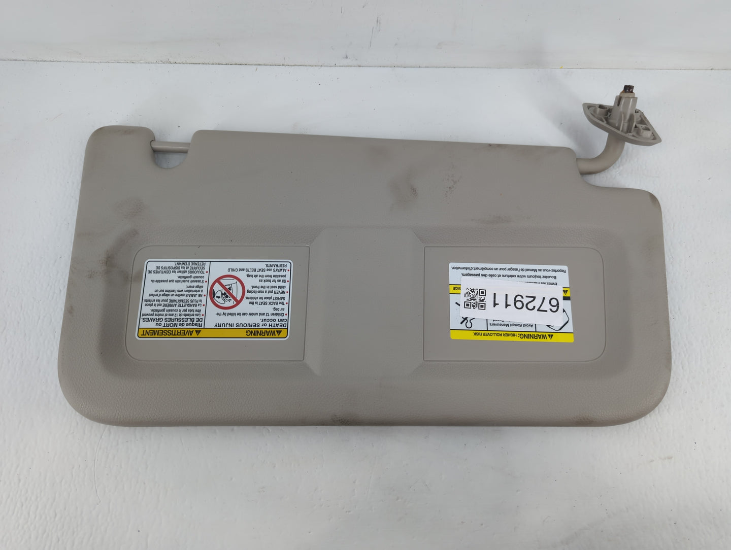 2012-2020 Nissan Nv3500 Sun Visor Shade Replacement Driver Left Mirror Fits Fits 2012 2013 2014 2015 2016 2017 2018 2019 2020 OEM Used Auto Parts - Oemusedautoparts1.com