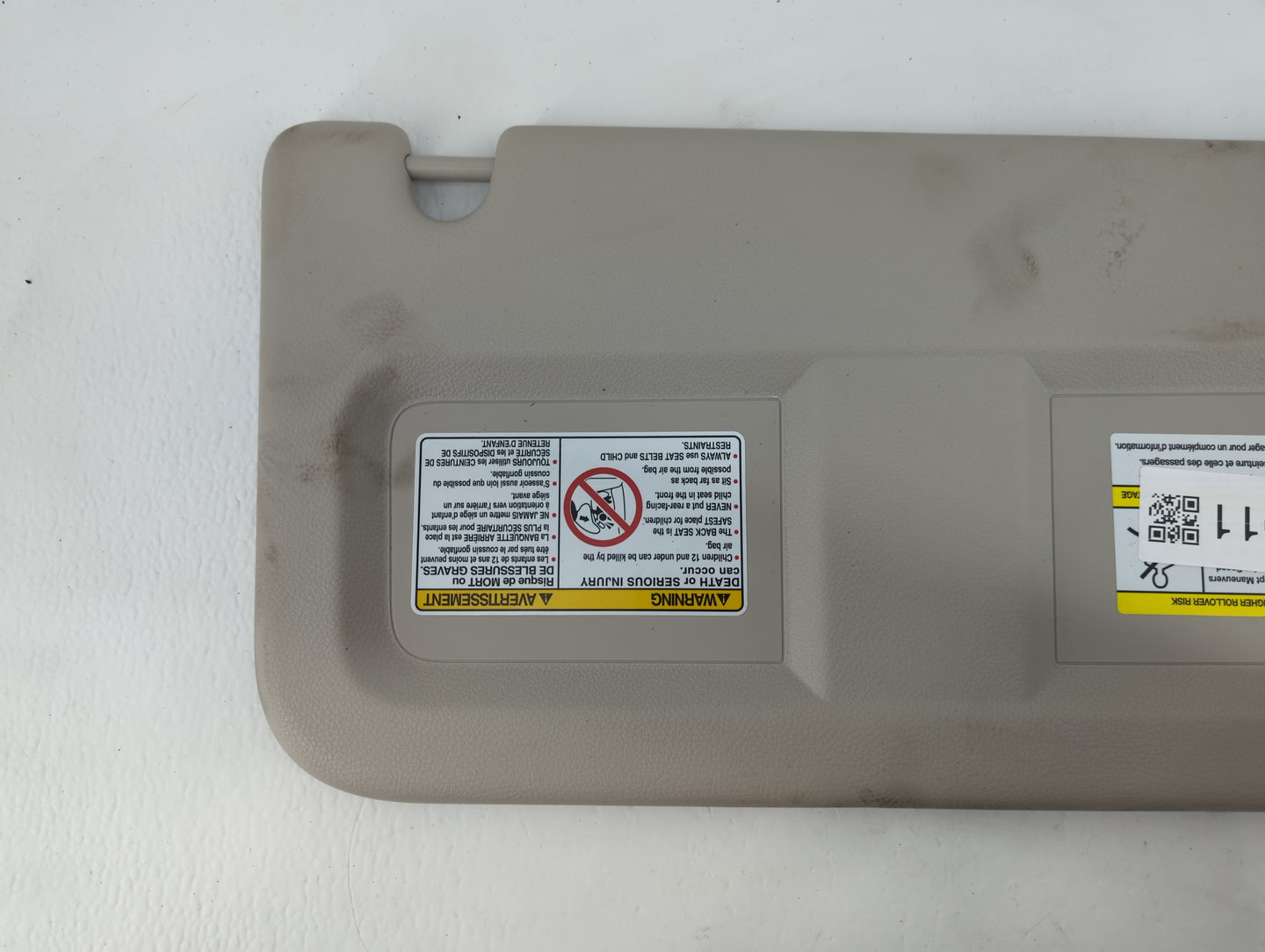 2012-2020 Nissan Nv3500 Sun Visor Shade Replacement Driver Left Mirror Fits Fits 2012 2013 2014 2015 2016 2017 2018 2019 2020 OEM Used Auto Parts - Oemusedautoparts1.com