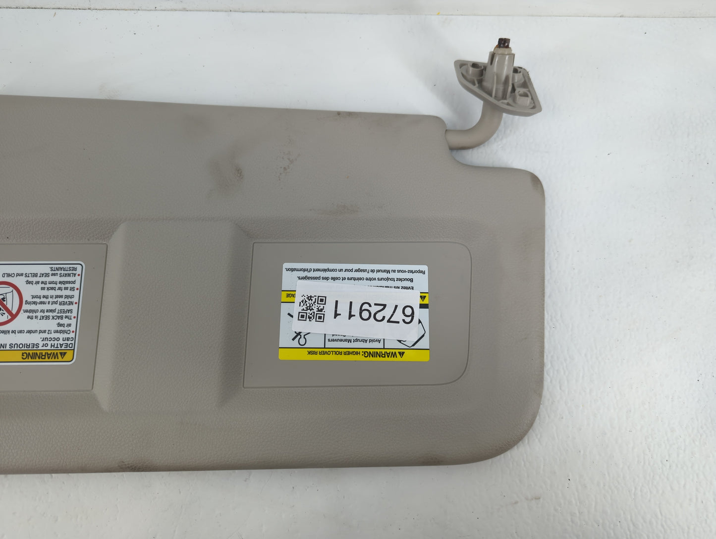 2012-2020 Nissan Nv3500 Sun Visor Shade Replacement Driver Left Mirror Fits Fits 2012 2013 2014 2015 2016 2017 2018 2019 2020 OEM Used Auto Parts - Oemusedautoparts1.com