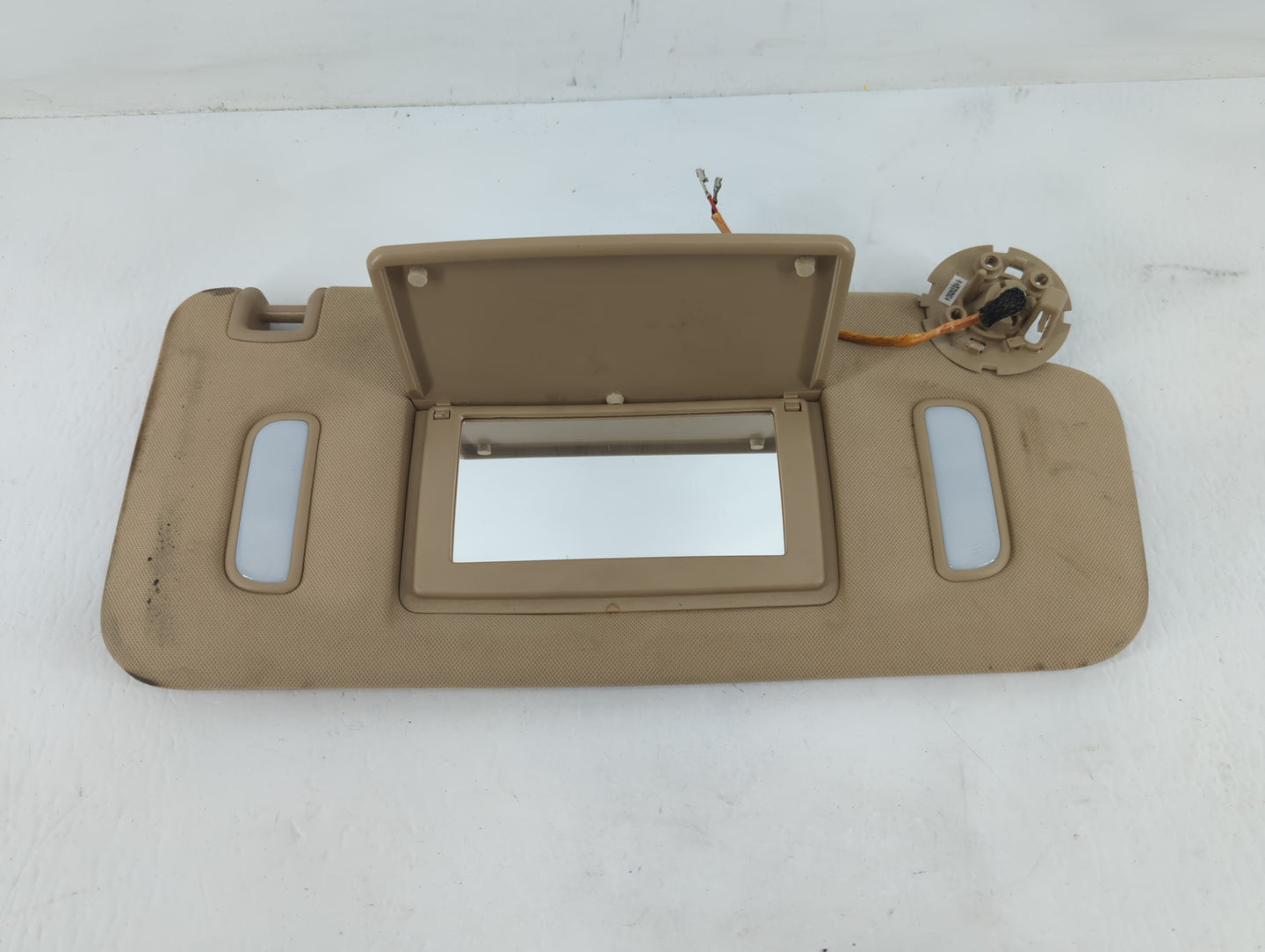 2012 Chevrolet Traverse Sun Visor Shade Replacement Passenger Right Mirror Fits OEM Used Auto Parts - Oemusedautoparts1.com