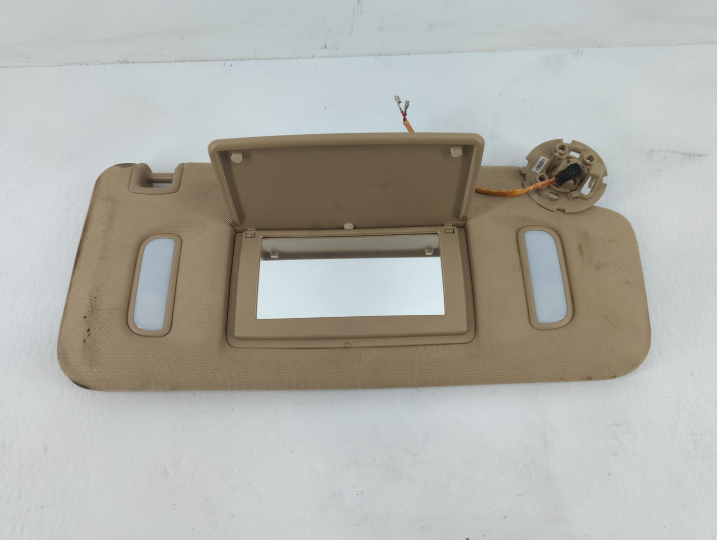 2012 Chevrolet Traverse Sun Visor Shade Replacement Passenger Right Mirror Fits OEM Used Auto Parts - Oemusedautoparts1.com