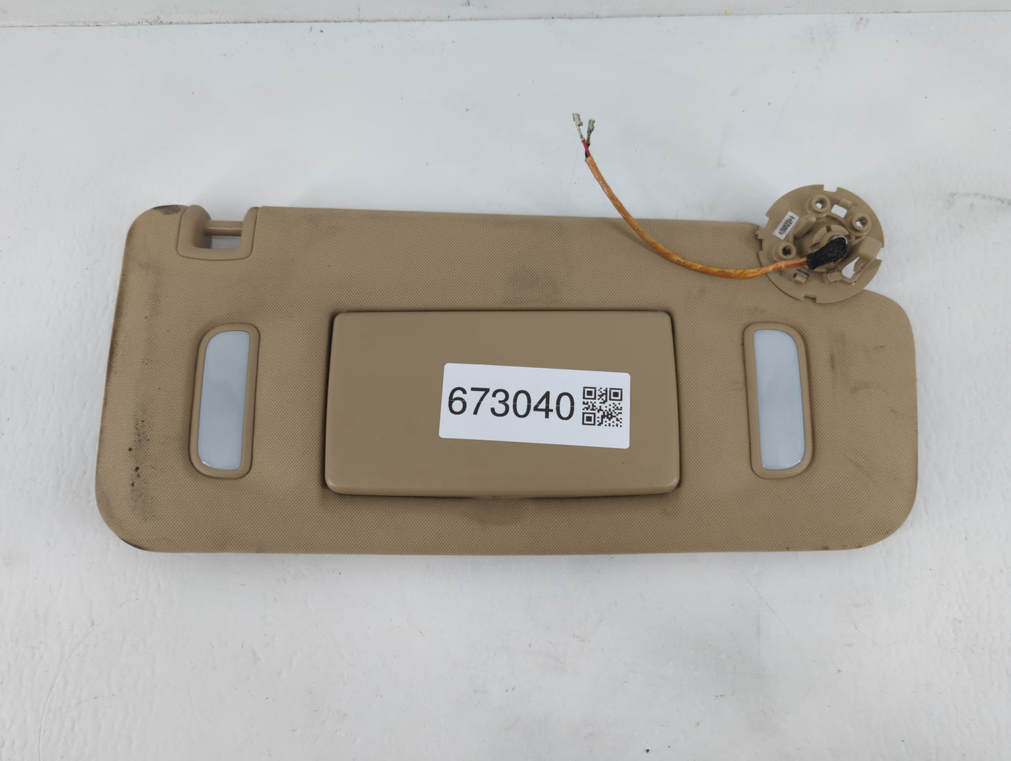 2012 Chevrolet Traverse Sun Visor Shade Replacement Passenger Right Mirror Fits OEM Used Auto Parts - Oemusedautoparts1.com