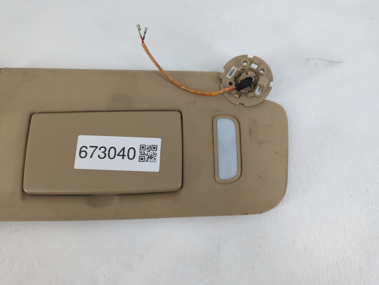 2012 Chevrolet Traverse Sun Visor Shade Replacement Passenger Right Mirror Fits OEM Used Auto Parts - Oemusedautoparts1.com