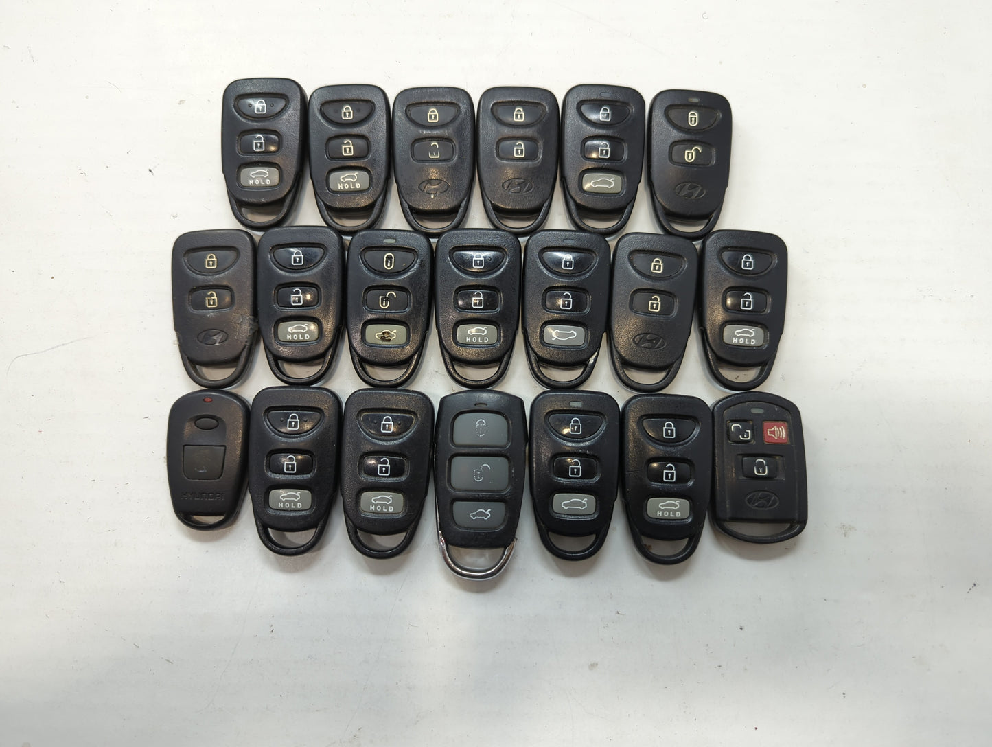 Lot of 20 Hyundai Keyless Entry Remote Fob MIXED FCC IDS MIXED PART - Oemusedautoparts1.com