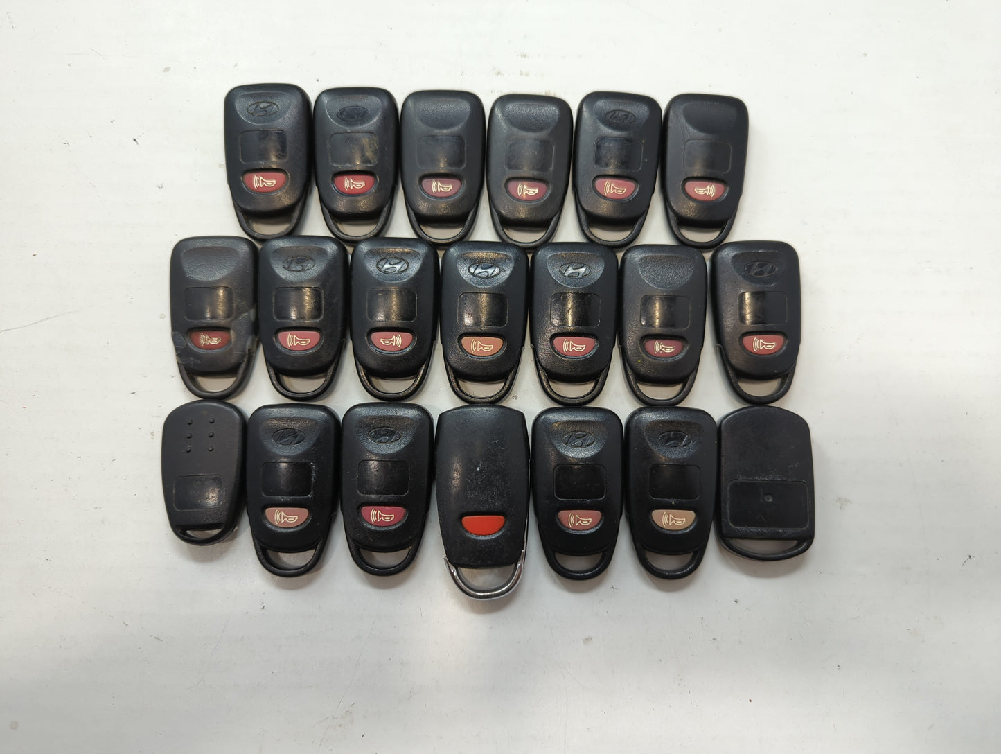 Lot of 20 Hyundai Keyless Entry Remote Fob MIXED FCC IDS MIXED PART - Oemusedautoparts1.com