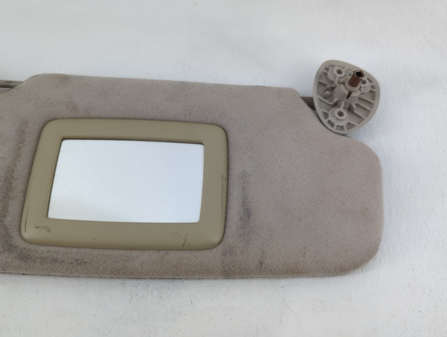 2005-2007 Chevrolet Trailblazer Sun Visor Shade Replacement Passenger Right Mirror Fits Fits 2005 2006 2007 OEM Used Auto Parts - Oemusedautoparts1.com