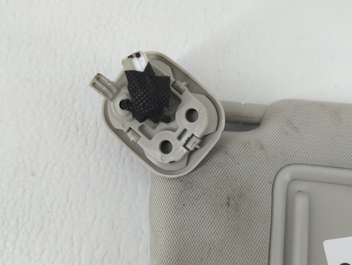 2018-2020 Kia Stinger Sun Visor Shade Replacement Driver Left Mirror Fits Fits 2018 2019 2020 OEM Used Auto Parts - Oemusedautoparts1.com