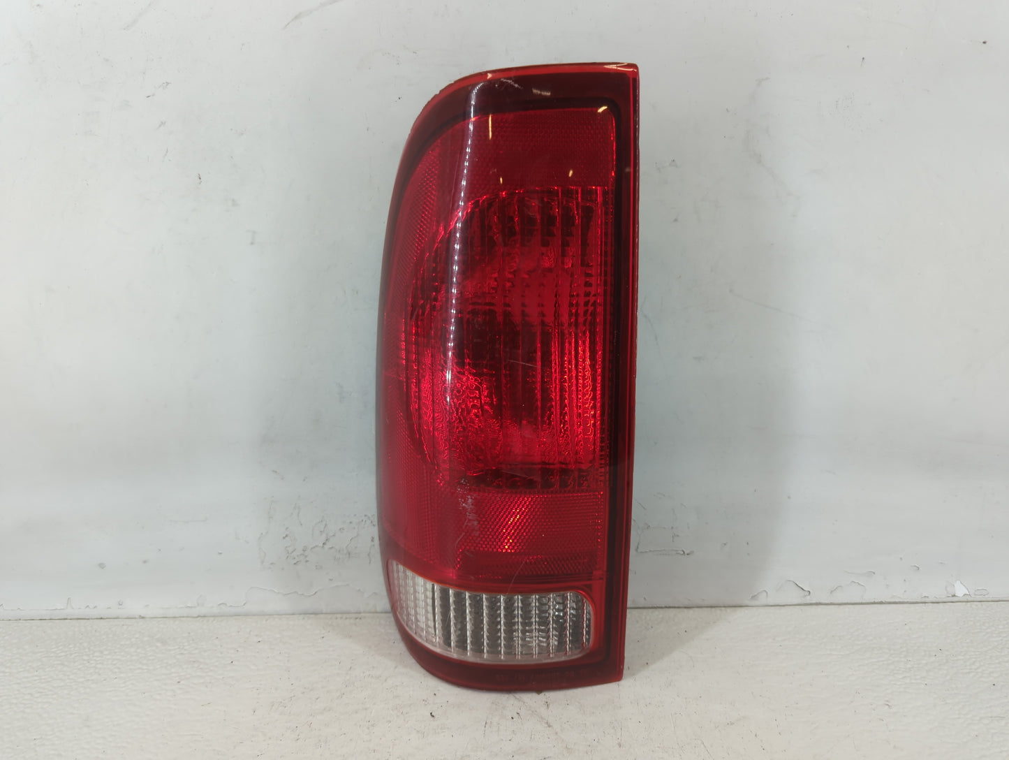 2001-2004 Ford F-150 Tail Light Assembly Driver Left OEM P/N:KS-FR263 Fits Fits 2001 2002 2003 2004 OEM Used Auto Parts - Oemusedautoparts1.com