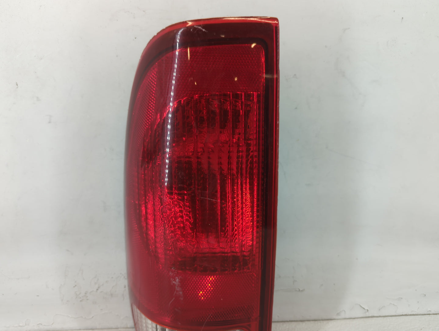 2001-2004 Ford F-150 Tail Light Assembly Driver Left OEM P/N:KS-FR263 Fits Fits 2001 2002 2003 2004 OEM Used Auto Parts - Oemusedautoparts1.com