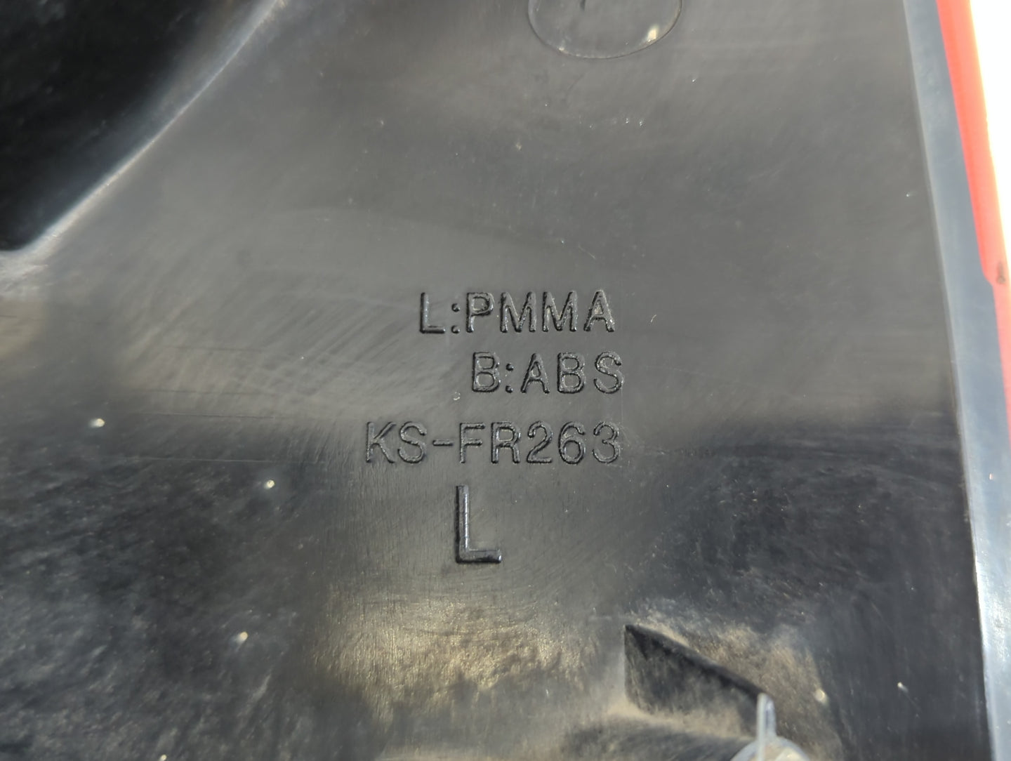 2001-2004 Ford F-150 Tail Light Assembly Driver Left OEM P/N:KS-FR263 Fits Fits 2001 2002 2003 2004 OEM Used Auto Parts - Oemusedautoparts1.com