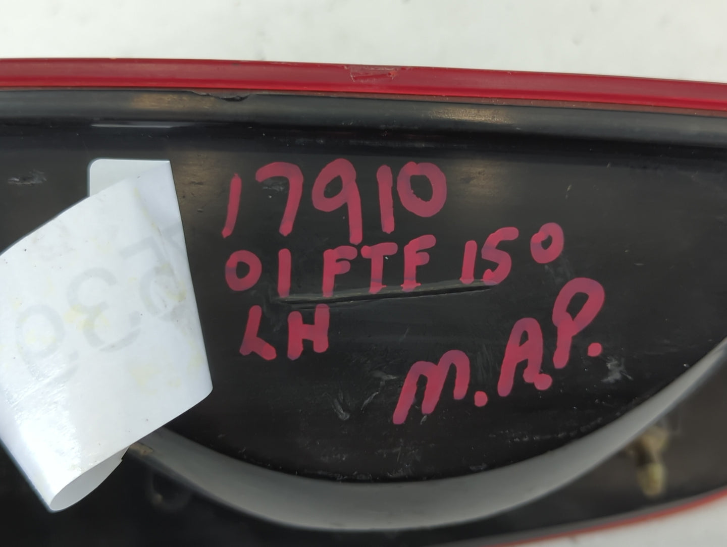 2001-2004 Ford F-150 Tail Light Assembly Driver Left OEM P/N:KS-FR263 Fits Fits 2001 2002 2003 2004 OEM Used Auto Parts - Oemusedautoparts1.com